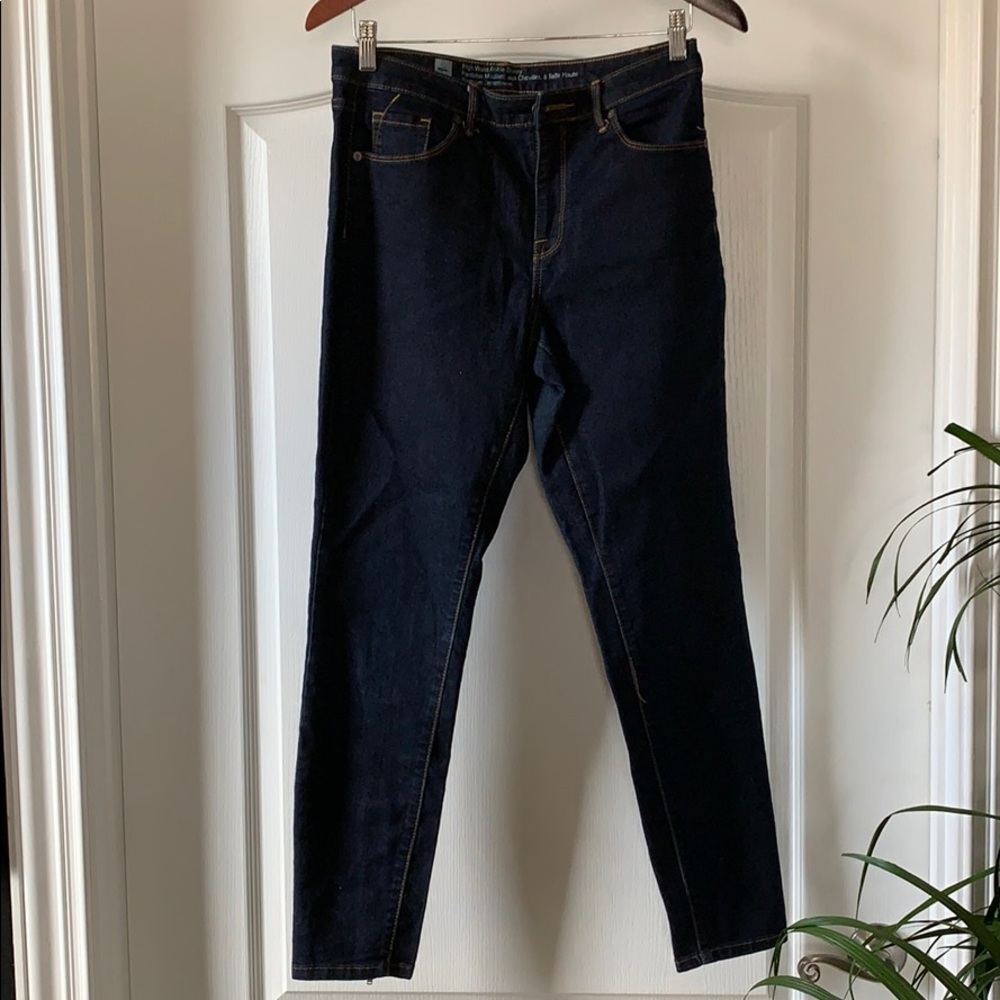 Dark denim like new skinny ankle
